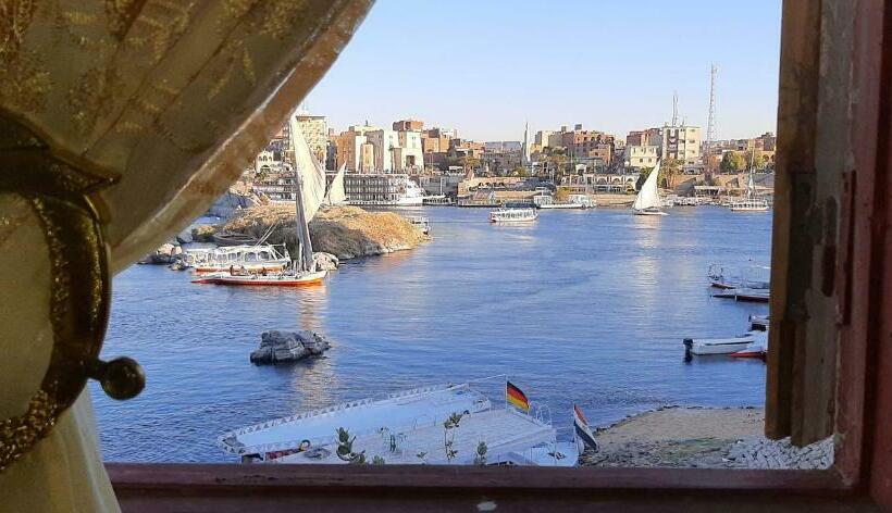 اتاق استاندارد با چشم‌انداز دریا, Nile View Rana Nubian Guest Houes