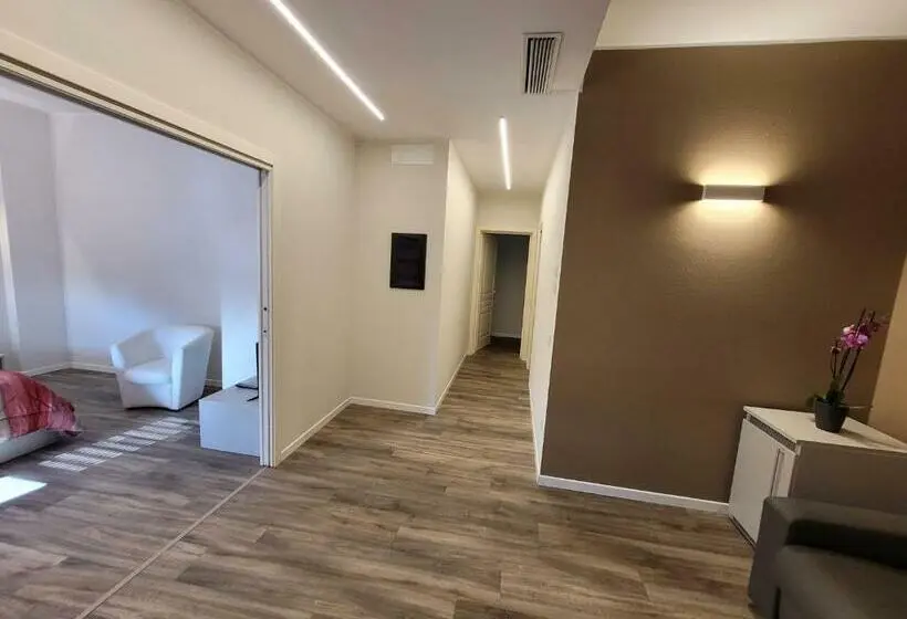 デラックスルーム, Stop&go Suites And Apartments