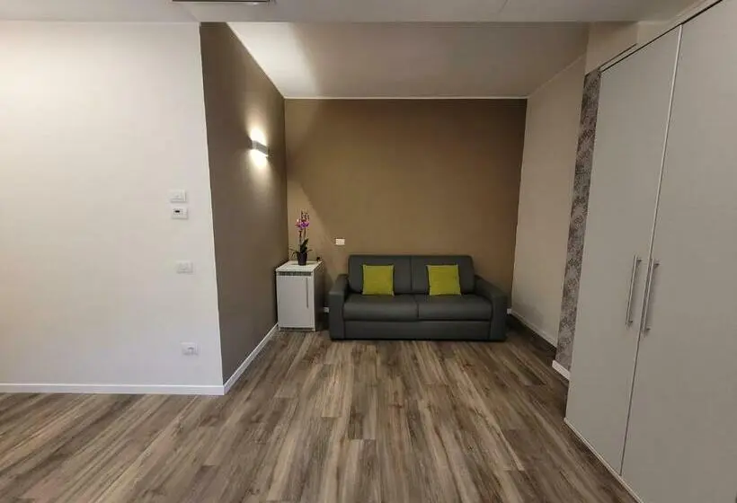 デラックスルーム, Stop&go Suites And Apartments