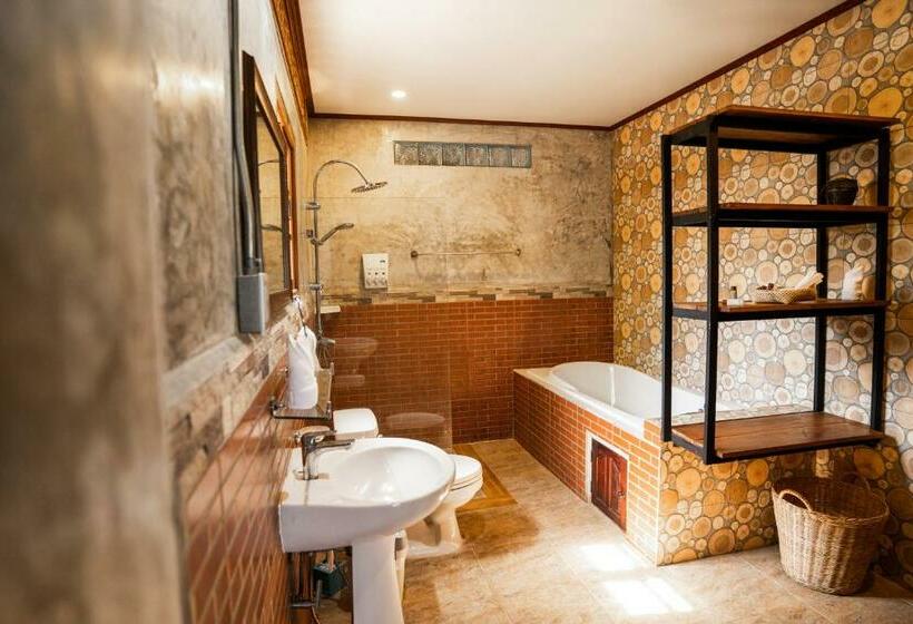 דירת חדר סופריור, Nakorn River View