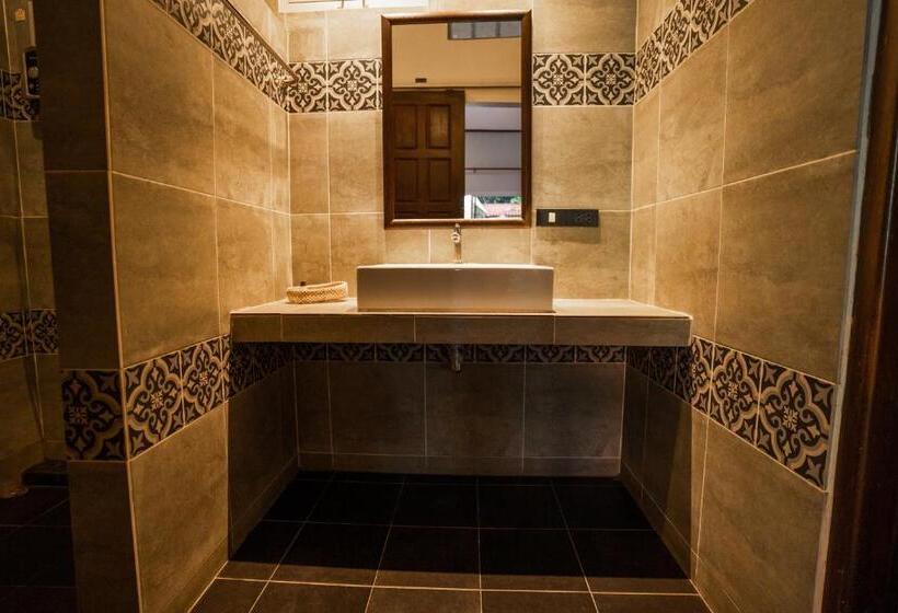 Chambre Deluxe, Nakorn River View