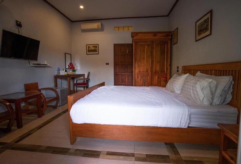 חדר דלוקס, Nakorn River View