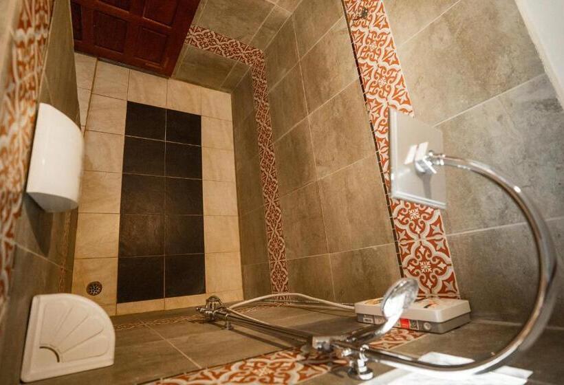 חדר סופריור, Nakorn River View