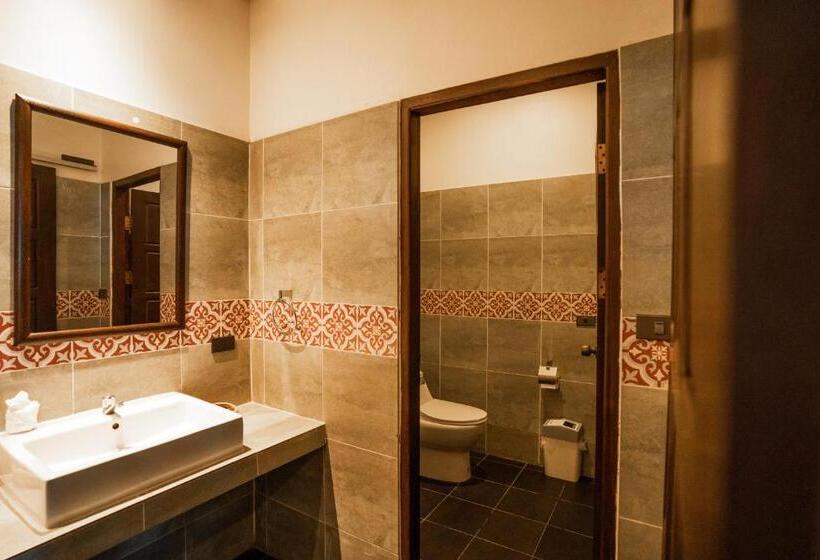 Chambre Supérieure, Nakorn River View