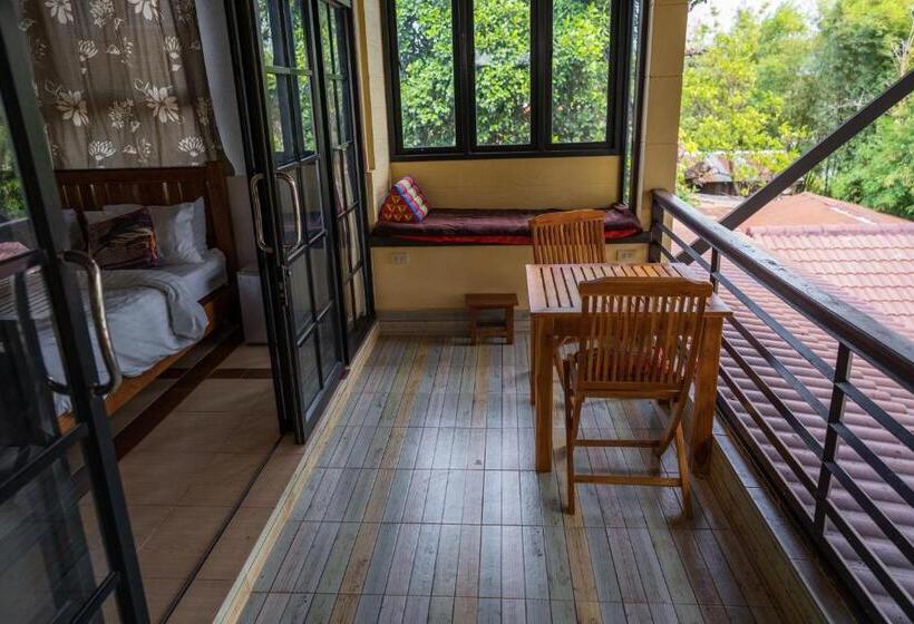 Chambre Supérieure, Nakorn River View