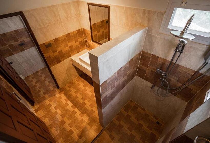 Chambre Standard Vue Montagne, Nakorn River View