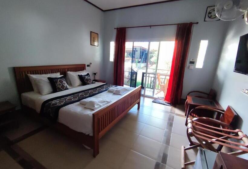 Chambre Deluxe, Nakorn River View