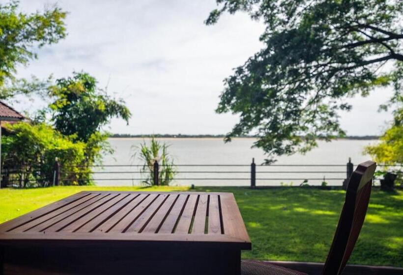 Chambre Deluxe, Nakorn River View