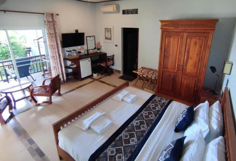 Chambre Supérieure, Nakorn River View