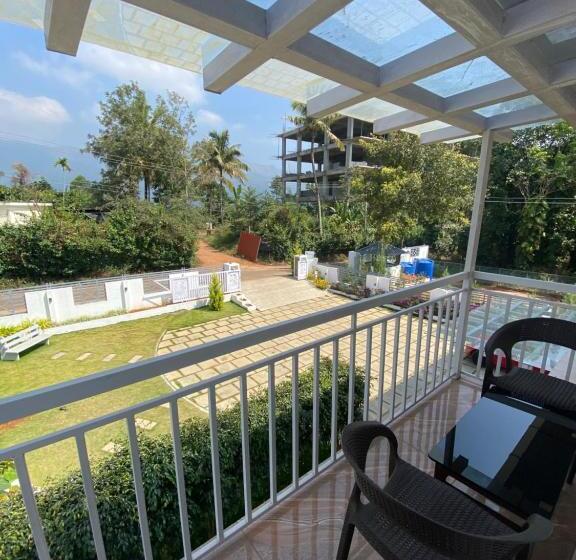 غرفة قياسية سرير كينج, Munnar Ice Queen Resorts