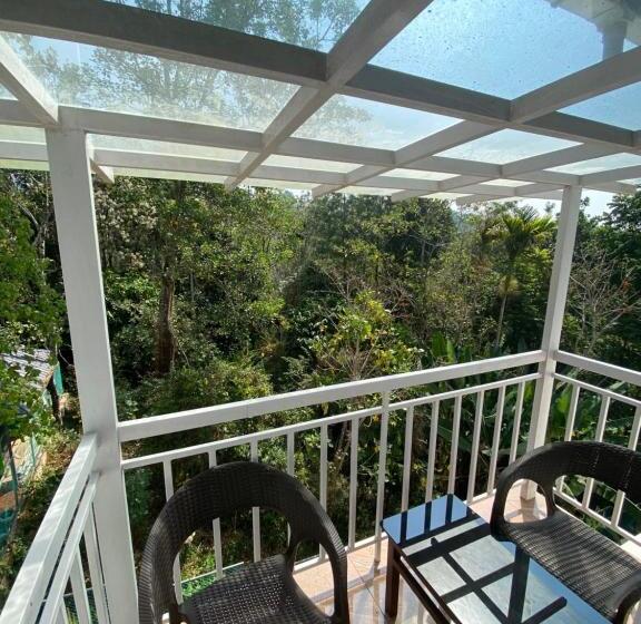 غرفة ديلوكس مزودة بشرفة, Munnar Ice Queen Resorts