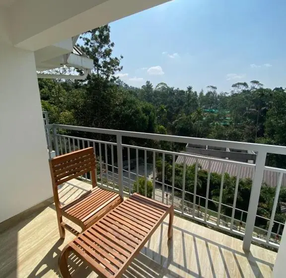 バルコニー付スイート, Munnar Ice Queen Resorts