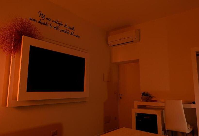 スタンダードルーム, Sunshine Charming Houses