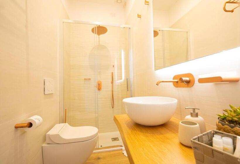 バスタブ付きスタンダードルーム, Sunshine Charming Houses