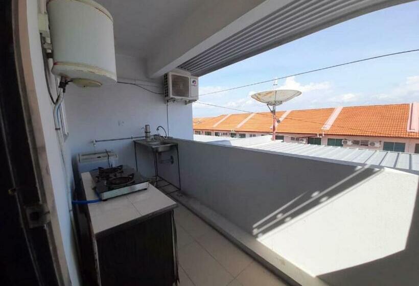 Апартаменты 2 Спальни, Oyo Home 90435 Sena Home Homestay #819