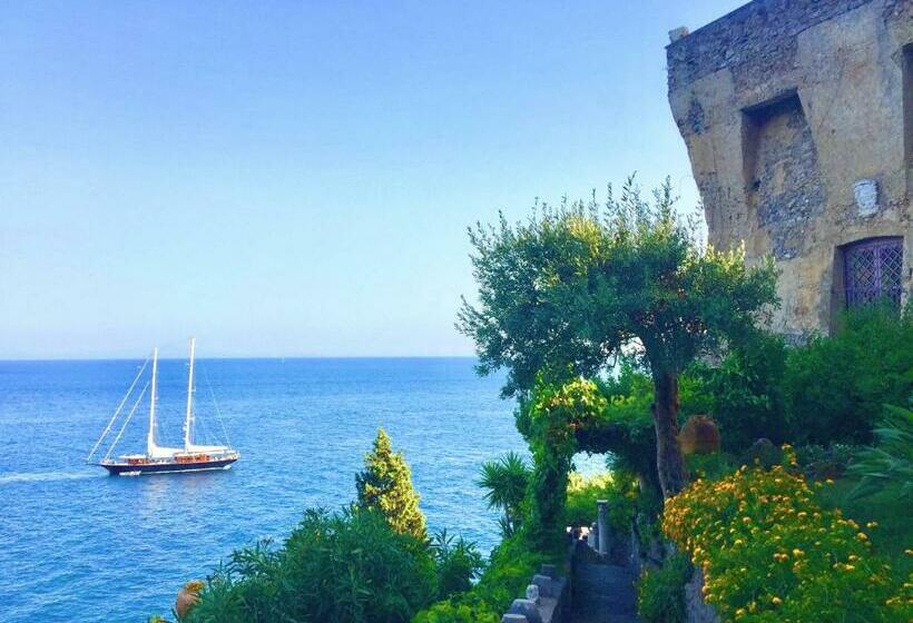 غرفة ديلوكس مطلّة علي البحر مزوَّدة بشُرفة, Villa Scarpariello Relais