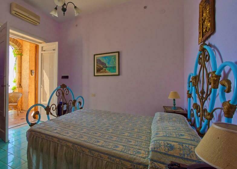 غرفة ديلوكس مطلّة علي البحر مزوَّدة بشُرفة, Villa Scarpariello Relais