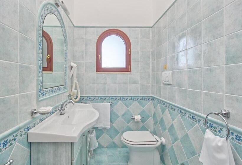 غرفة ديلوكس مطلّة علي البحر مزوَّدة بشُرفة, Villa Scarpariello Relais