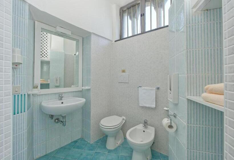 غرفة ديلوكس مطلّة علي البحر, Villa Scarpariello Relais