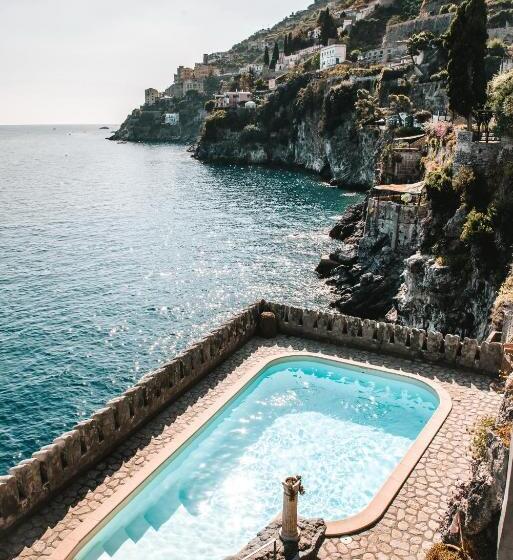 غرفة ديلوكس مطلّة علي البحر, Villa Scarpariello Relais