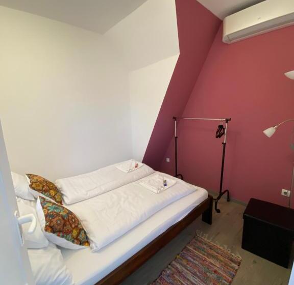 复式房间, Platán Apartmanház