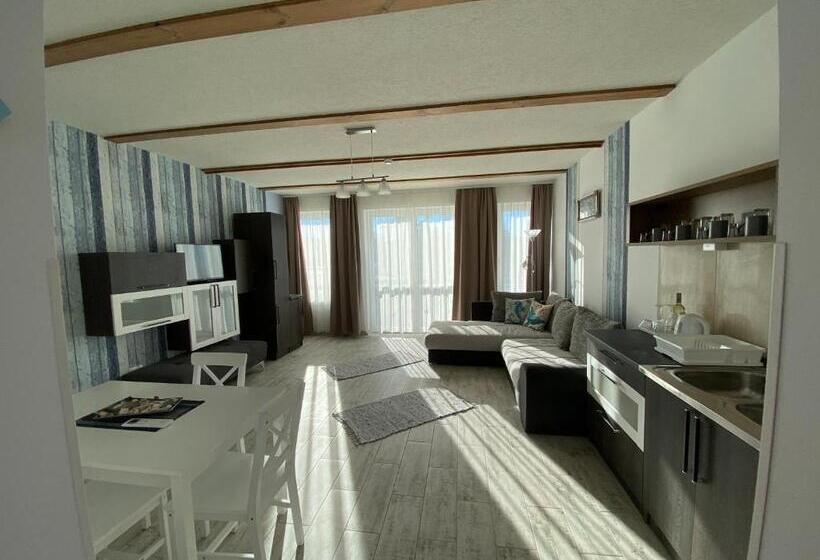 דירת חדר, Platán Apartmanház