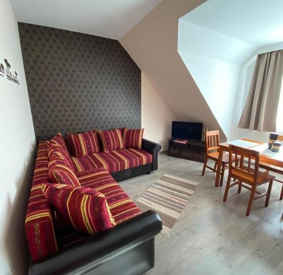 Апартаменты 1 Спальня, Platán Apartmanház