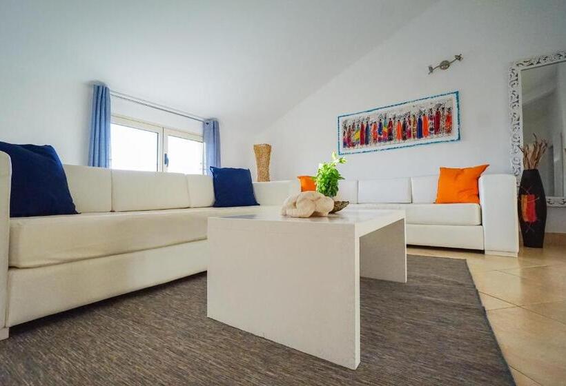 آپارتمان 1 خوابه با تراس, Branco Suites Rooms & Holiday Apartments