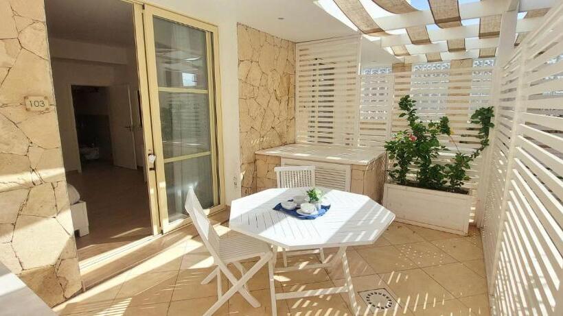 اتاق استاندارد اینتریور, Branco Suites   Rooms & Holiday Apartments