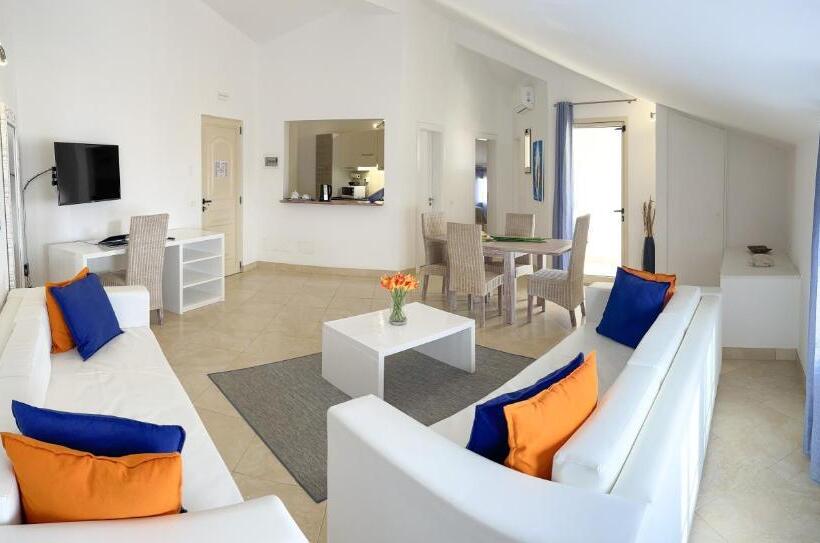 آپارتمان 1 خوابه با تراس, Branco Suites Rooms & Holiday Apartments