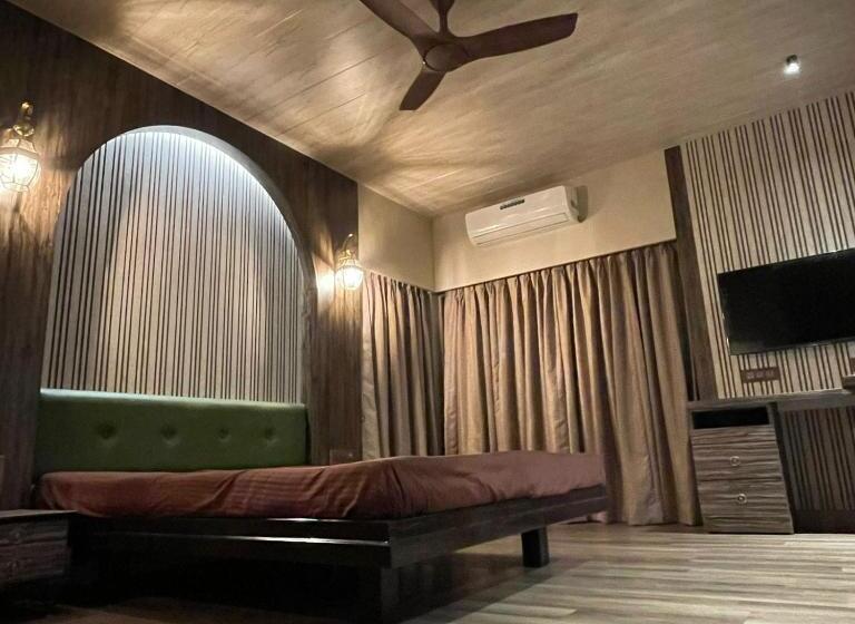 带阳台的豪华间, Cold Spot Village Resort