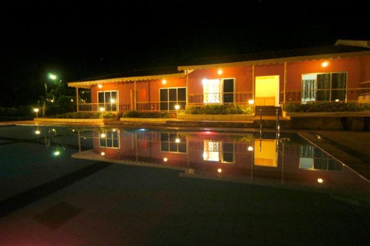 带大床的标准间, Cold Spot Village Resort