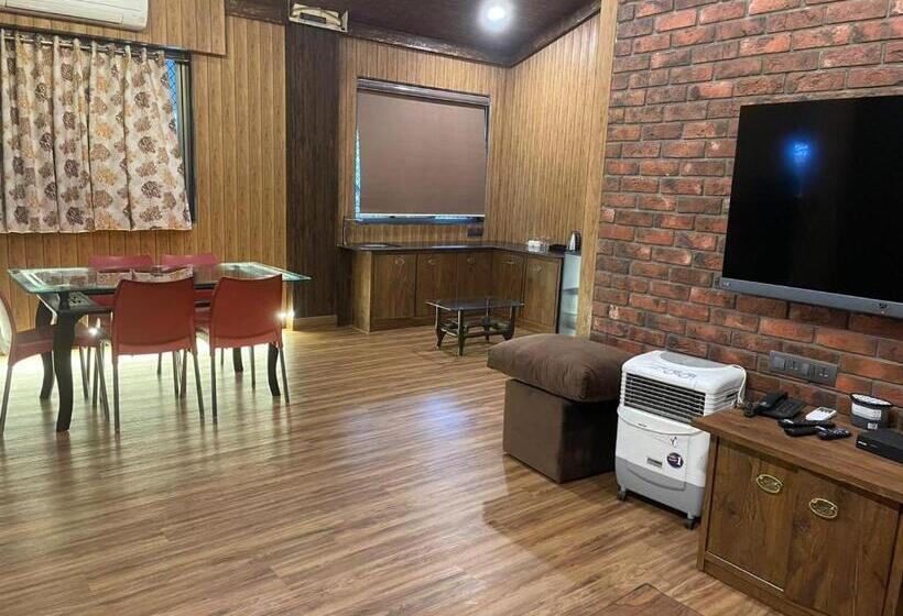 Люкс, Cold Spot Village Resort