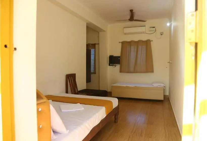 デラックストリプルルーム, Harsha Haritha Residency