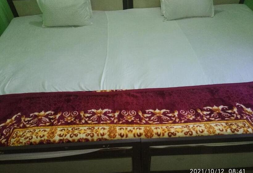 اتاق استاندارد چهار تخته, Milan Palace Deoghar