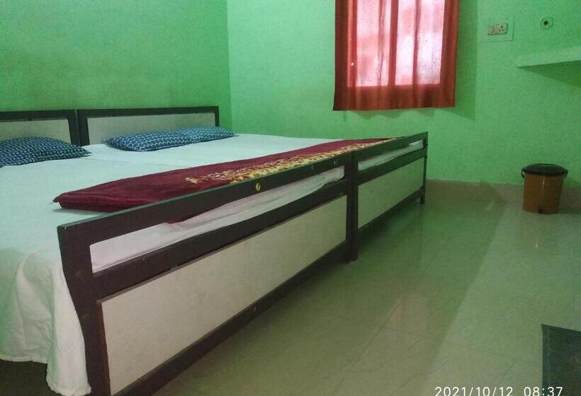 اتاق استاندارد چهار تخته, Milan Palace Deoghar