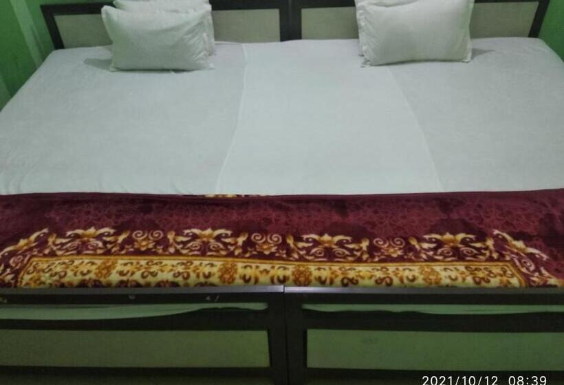 اتاق استاندارد چهار تخته, Milan Palace Deoghar