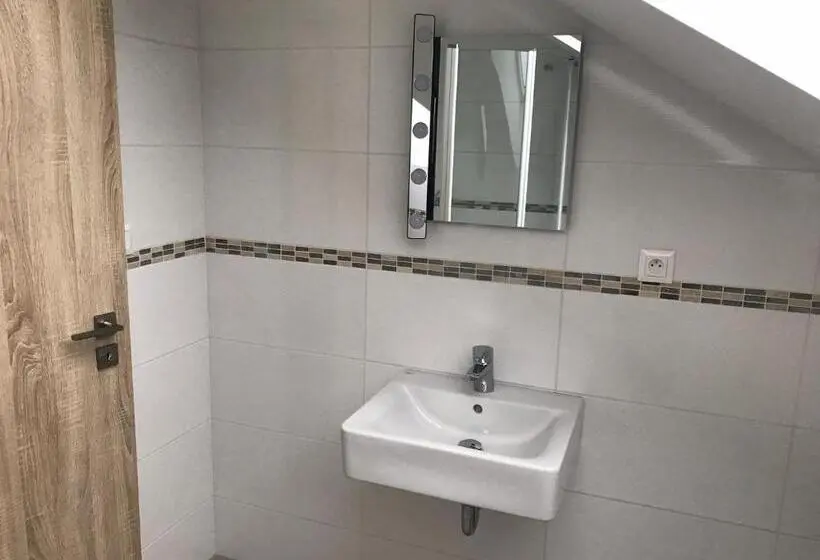 2ベッドルームアパートメント, U Jeřába Komplex C