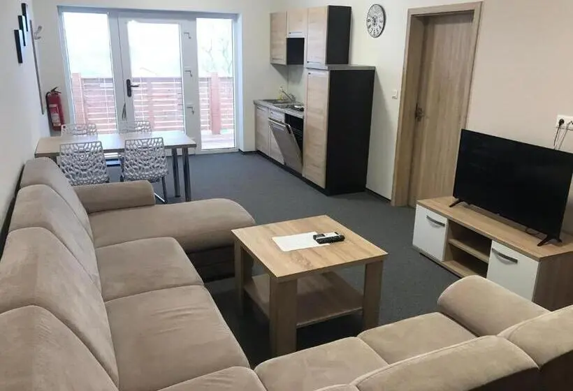 2ベッドルームアパートメント, U Jeřába Komplex C