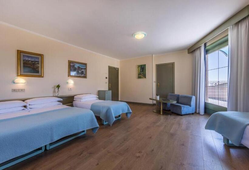 スタンダード4人部屋, Aviano Palace