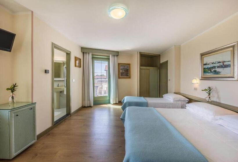 スタンダードトリプルルーム, Aviano Palace