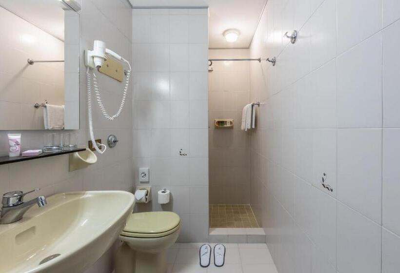 ファミリールーム, Aviano Palace