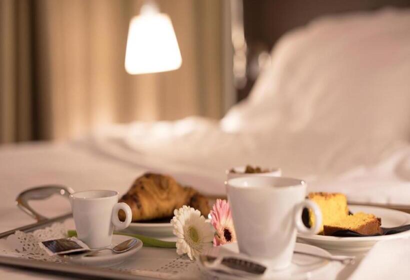 غرفة ديلوكس, Boiardo