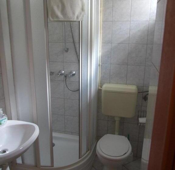 חדר סטנדרט, Diána