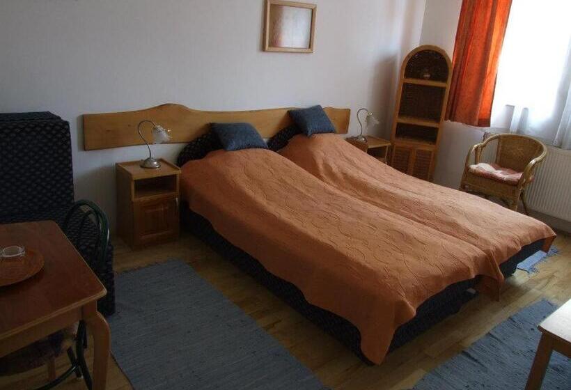 חדר סטנדרט, Diána