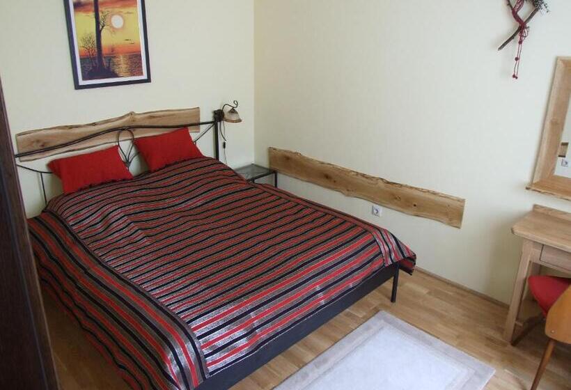 סוויטה משפחתית, Diána