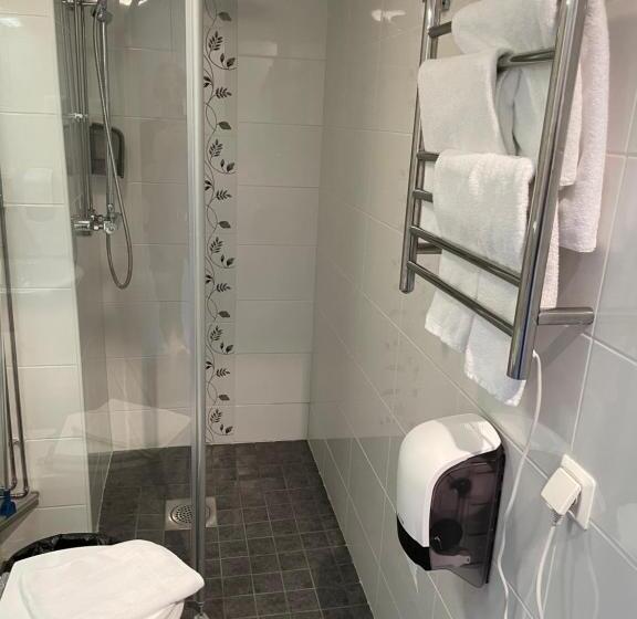 غرفة قياسية, Lapin Satu