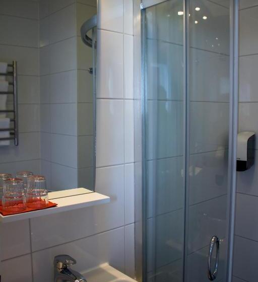 غرفة أساسية, Lapin Satu