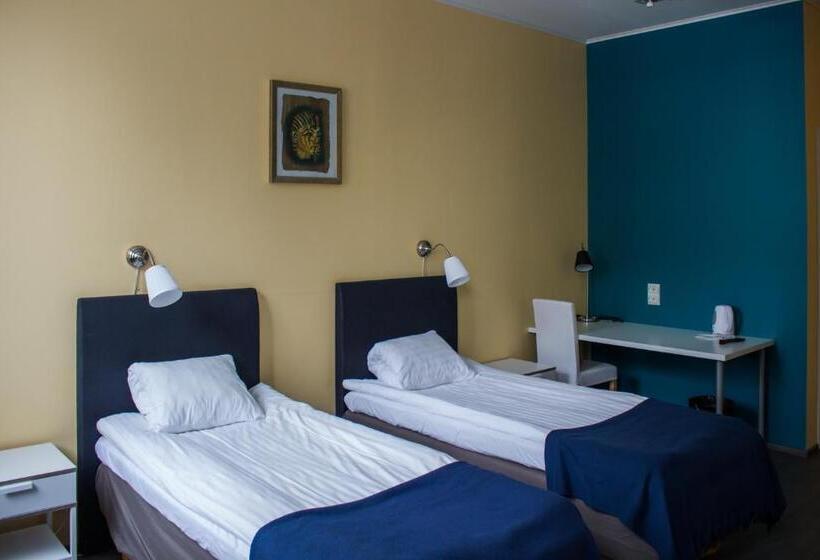 غرفة عائلية, Lapin Satu