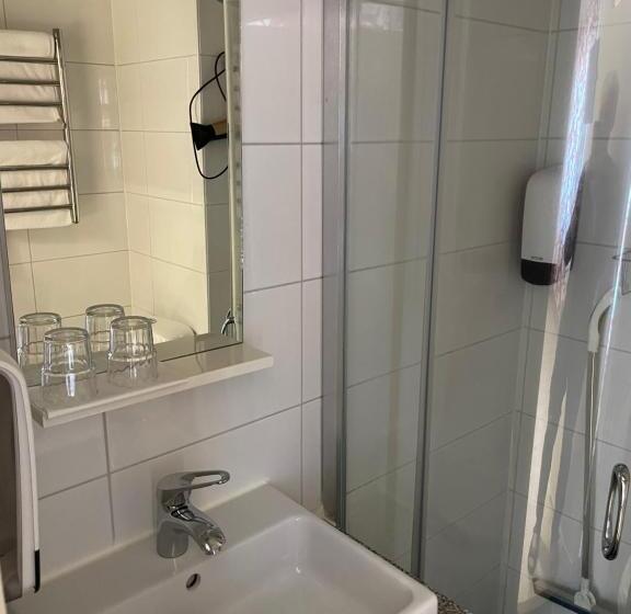 غرفة إقتصادية, Lapin Satu